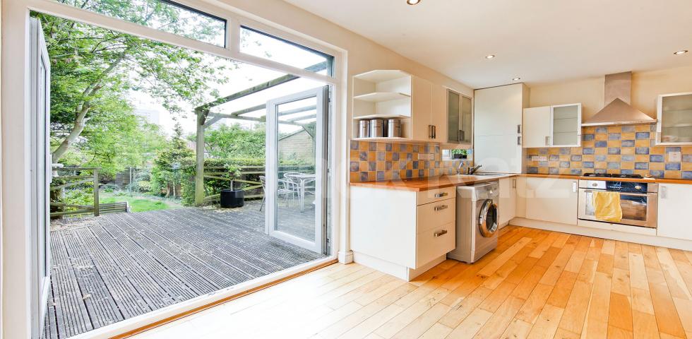			LET , 4 Bedroom, 1 bath, 1 reception Terraced House			 Merton Road, East Putney/Wandsworth 